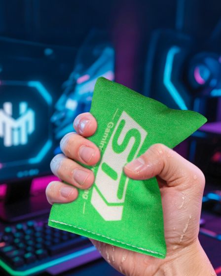 Gaming Sweat Bag – Hand Sweat Absorber for Gamers – Instant Dry(3-pcs)